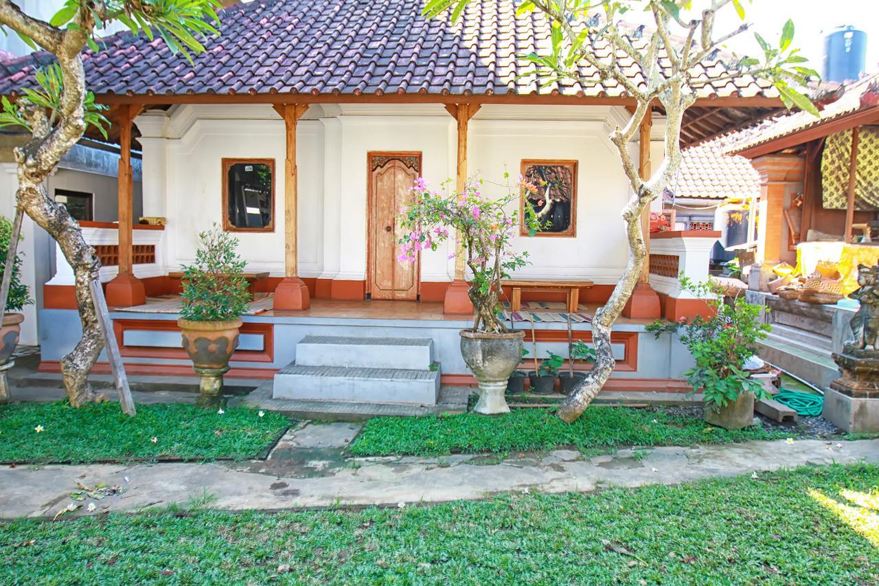 Halaman Depan Hostel Ubud  Exterior photo
